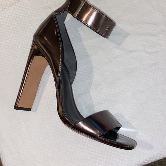 Halston Dress Sandals size 8.5 - Picture 2 of 12